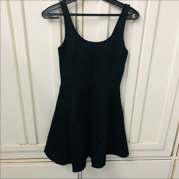 H&M black skater dress - Picture 5 of 6